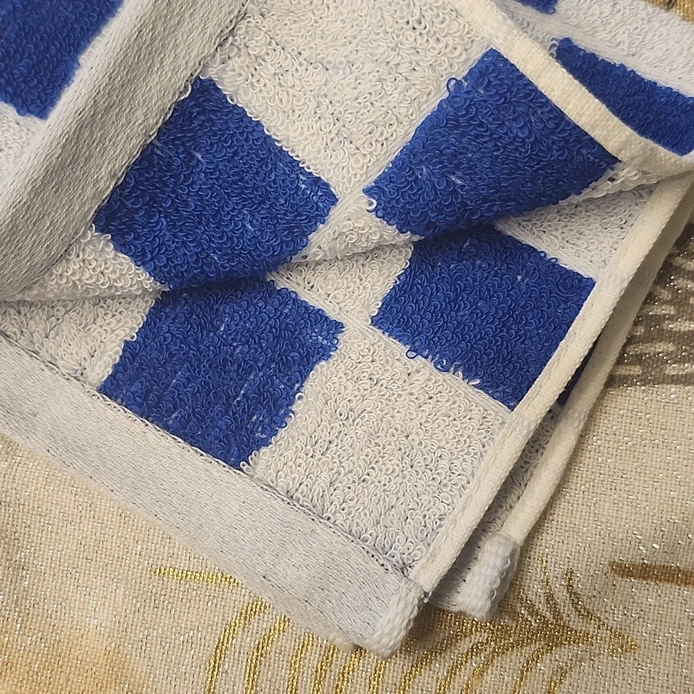 Courregs Blue and White Bath Towel Nwt Checkered